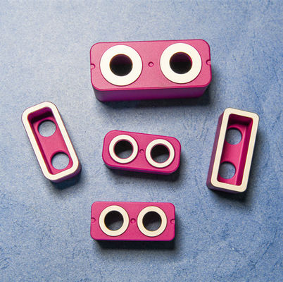 Placa de Cerâmica de Alumina com Resistência ao Choque Térmico 250C Alta Densidade Volumétrica ≥3.65 e Dureza 9 Mohs